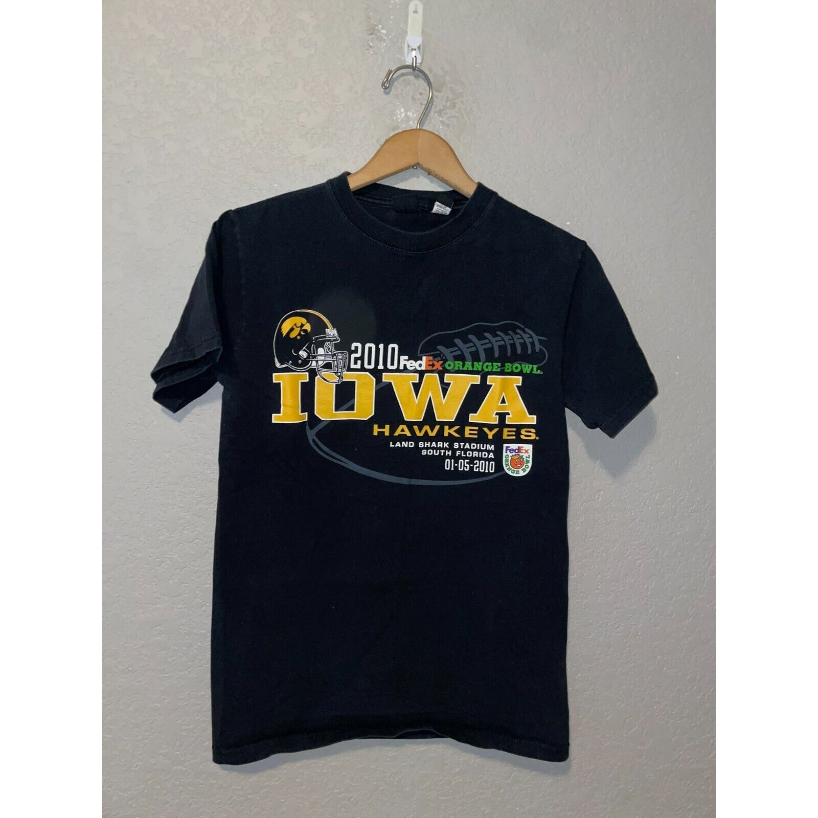 Iowa Hawkeyes Shirt Fedex Orange Bowl Ncaa Football Black Tee Graphic Small